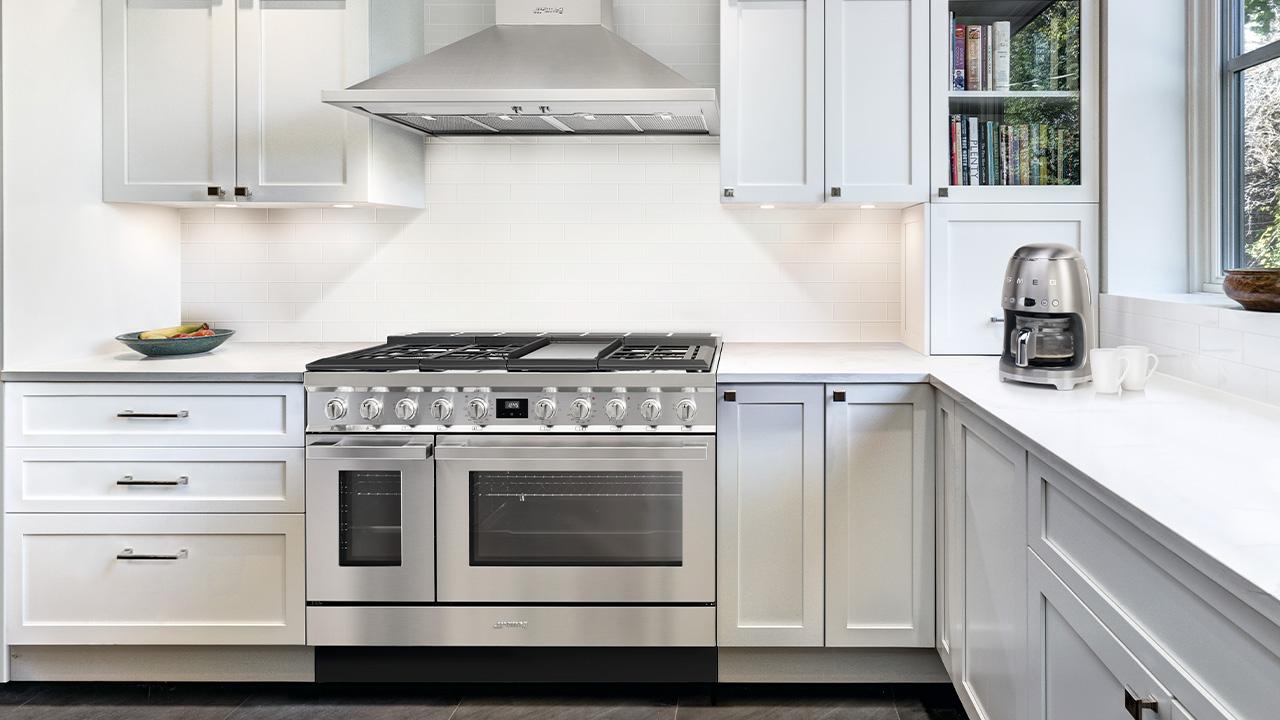 Portofino - Estufa Acero Inoxidable 48" (122 cm) con Doble Horno SMEG CPF48UGMX