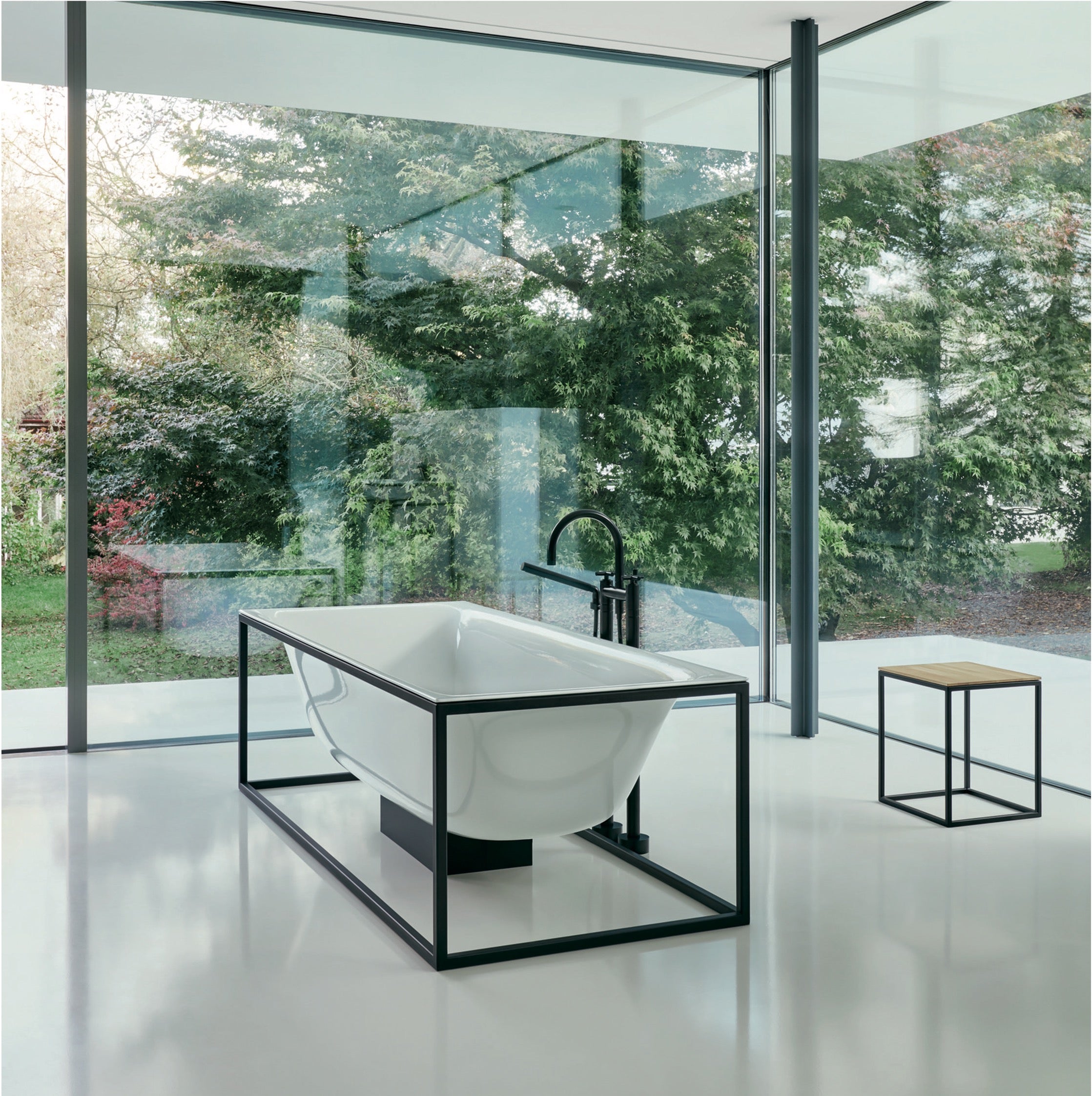 BetteLux Shape Bañera Freestanding en acero al titanio 180x80x45 cm color Blanco/Negro. BETTE 3452 000 Q002 815