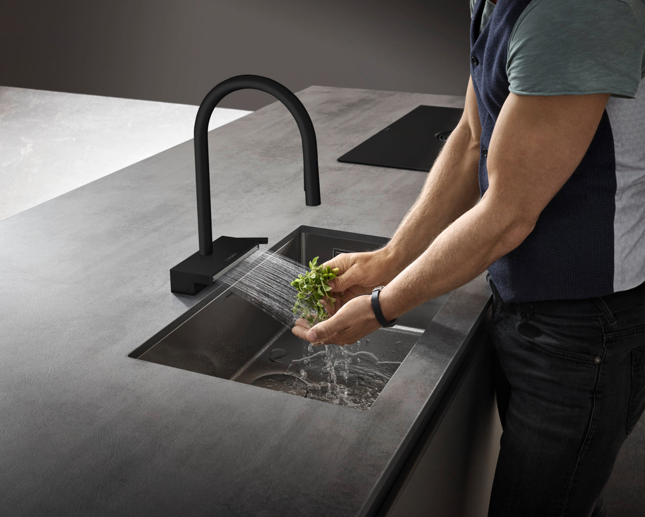 Aquno Select M81 Mezclador Monomando de Cocina Negro Mate con Ducha Extraíble y Escurridor multifuncional Hansgrohe 73837670 Essentials